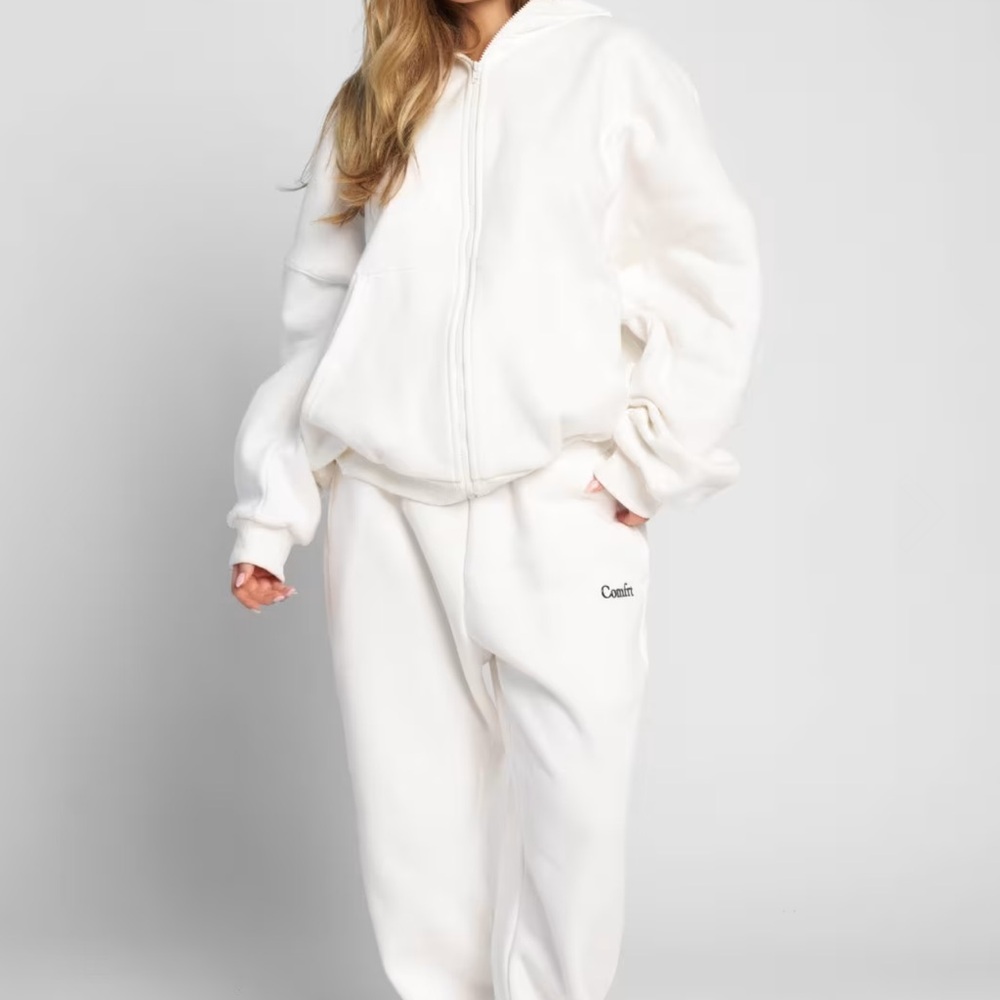 Comfrt White sweat set